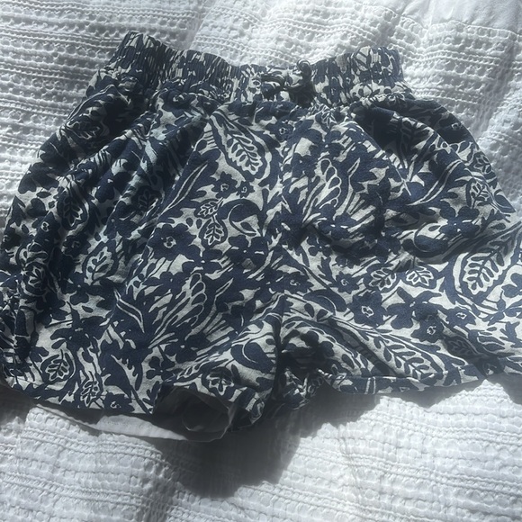 🩵🤍Shorts set!!!🤍🩵 - Picture 6 of 7